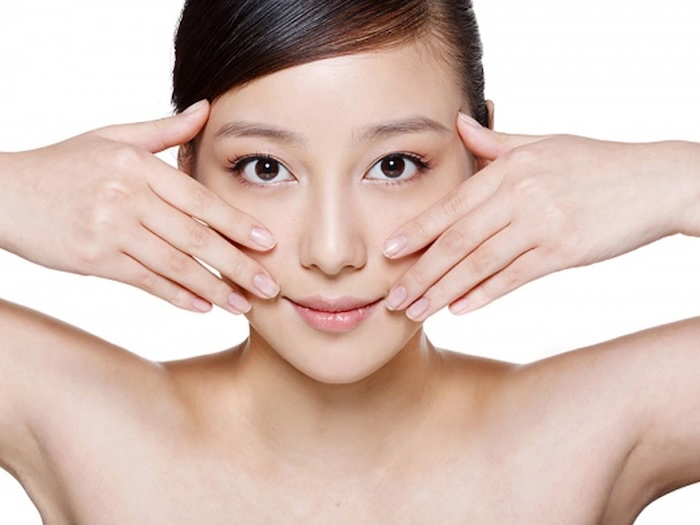 Căng da mặt bằng chỉ collagen có tốt không