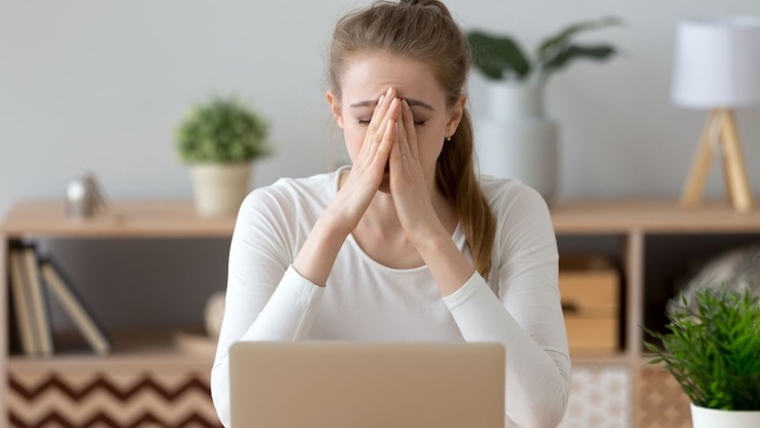 Bi hài chị em làm đẹp vùng kín