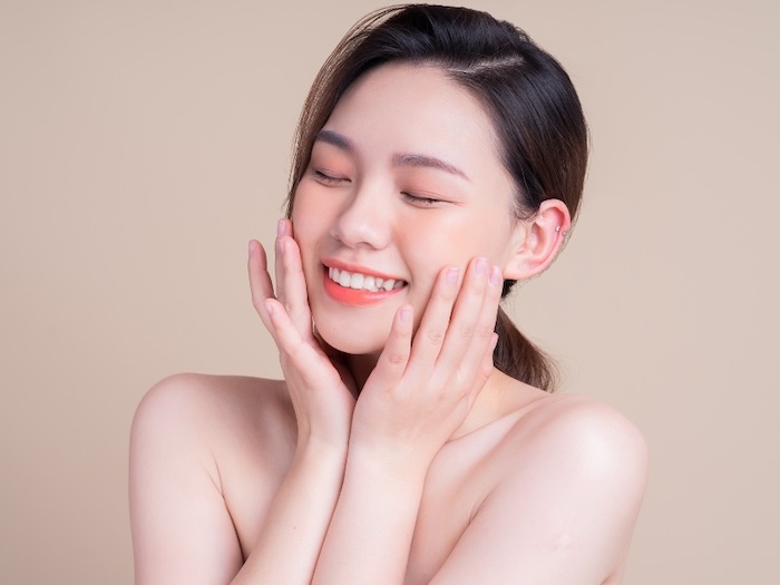 căng da mặt hàng ngày