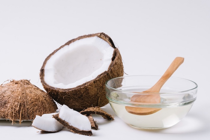 Dầu dừa làm đẹp vùng kín