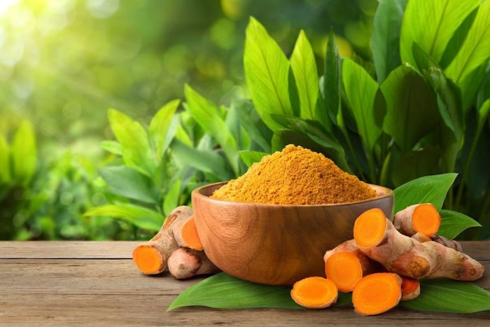 Làm hồng vùng kín bằng bột nghệ