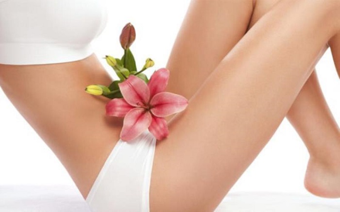 Trị thâm vùng kín bằng dầu dừa