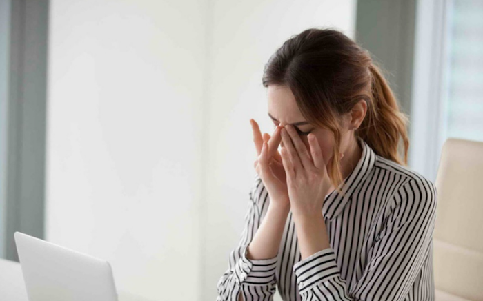 Bài tập làm mờ nếp nhăn giữa hai chân mày