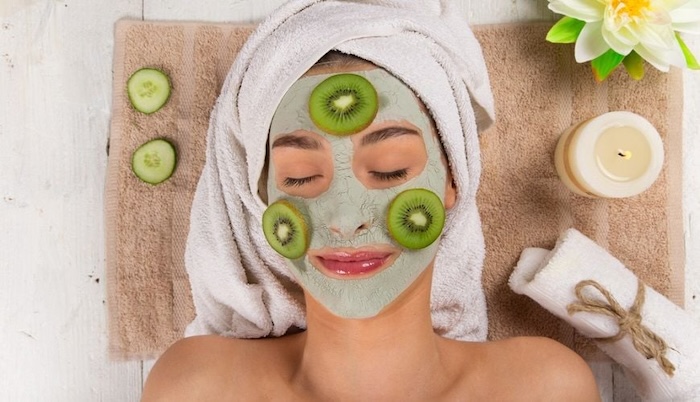 Cách làm hết nếp nhăn ở quầng mắt