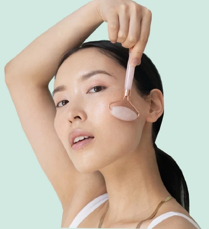 Cách sử dụng con lăn nâng cơ mặt