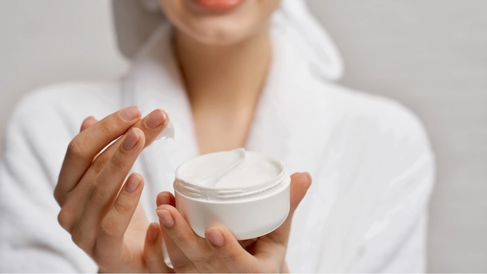 Kem dưỡng trẻ hóa da mặt