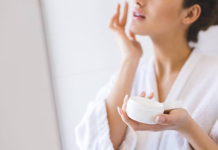 Kem xóa nếp nhăn giữa 2 chân mày