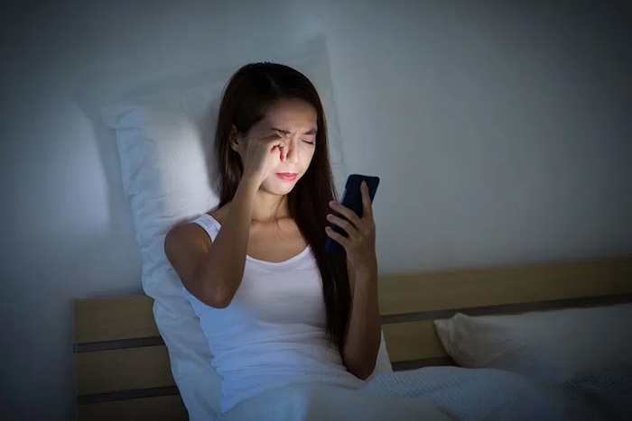 Loại bỏ nếp nhăn dưới mắt