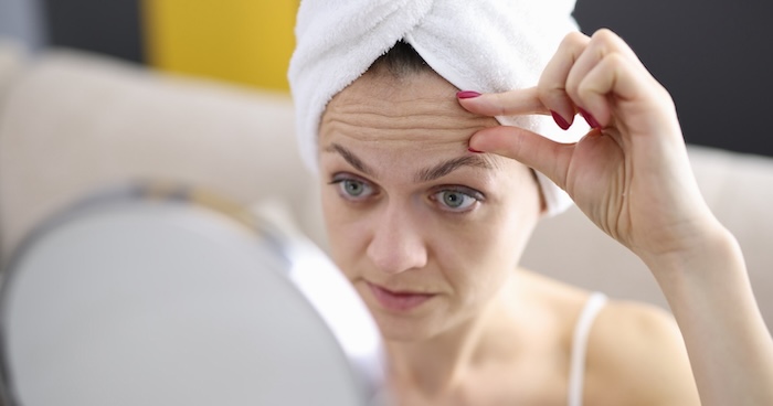 Nếp nhăn trên trán phụ nữ Nếp nhăn trên trán phụ nữ