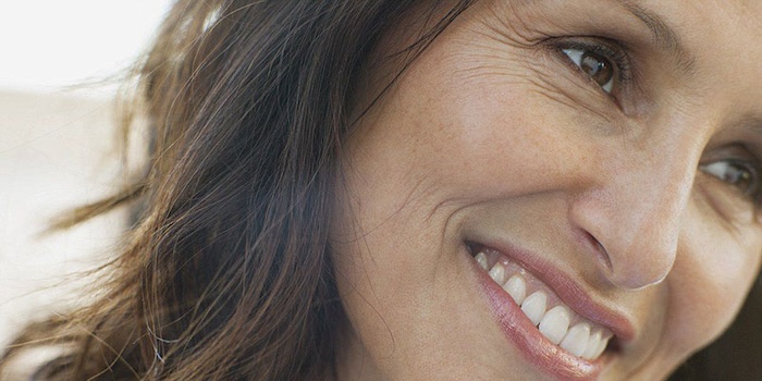 Nếp nhăn vùng mắt phải làm sao