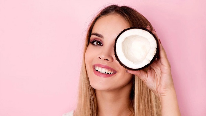 Xóa nếp nhăn bằng dầu dừa