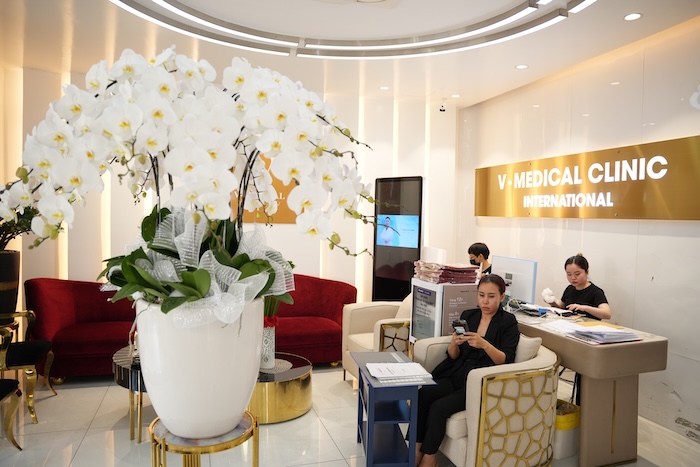 Xóa nhăn đuôi mắt bằng botox