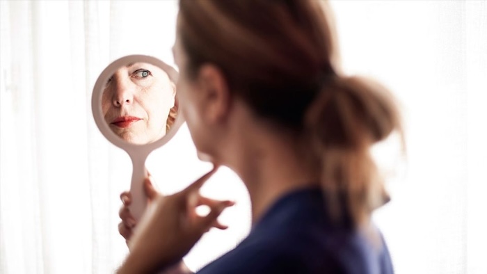 Kem xóa tan bọng mắt ageless