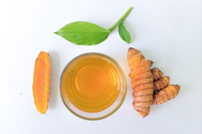 Cách trị nám bằng nghệ tươi ngâm mật ong