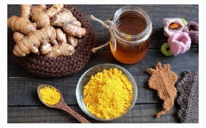 Trị nám bằng nghệ ngâm rượu Trị nám bằng nghệ ngâm rượu