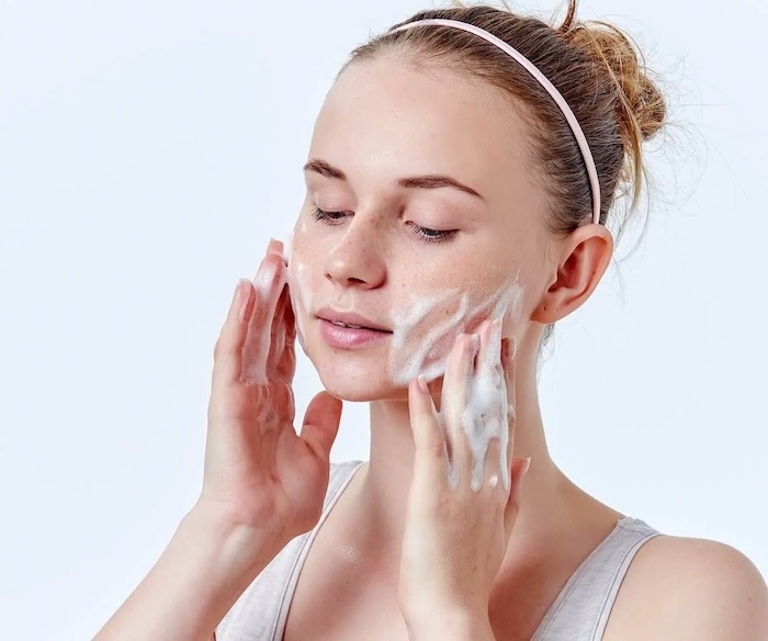 Sữa rửa mặt trắng da trị nám