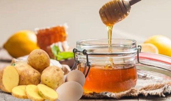 Cách trị nám bằng khoai tây và mật ong Cách trị nám bằng khoai tây và mật ong
