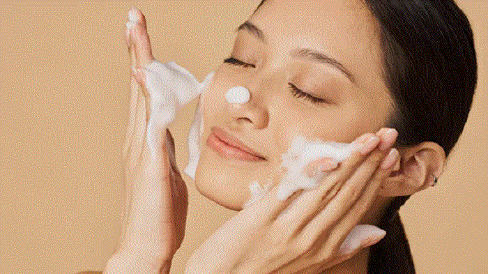 Sữa rửa mặt trị mụn và nám