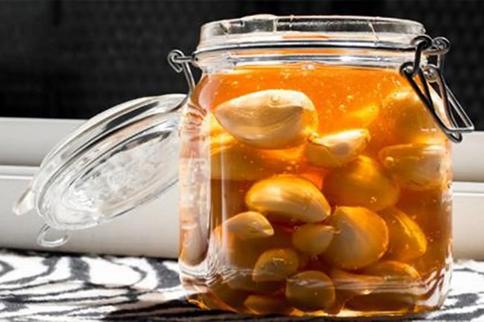 Tỏi ngâm mật ong có trị nám được không Tỏi ngâm mật ong có trị nám được không